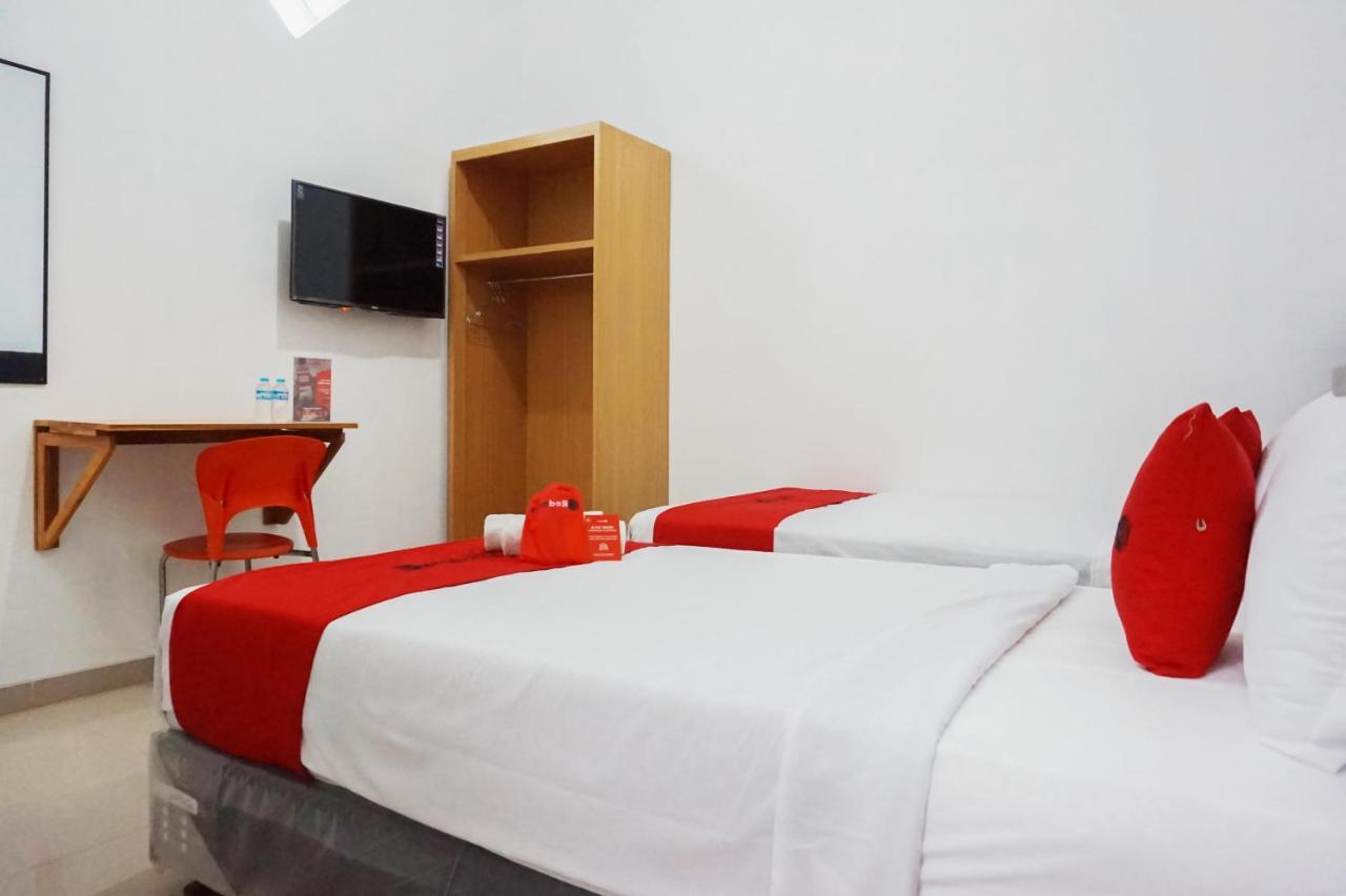 Reddoorz @ Jalan Danau Limboto Otel Malang Dış mekan fotoğraf