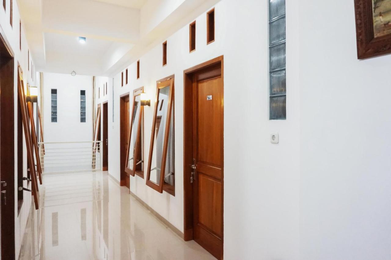 Reddoorz @ Jalan Danau Limboto Otel Malang Dış mekan fotoğraf