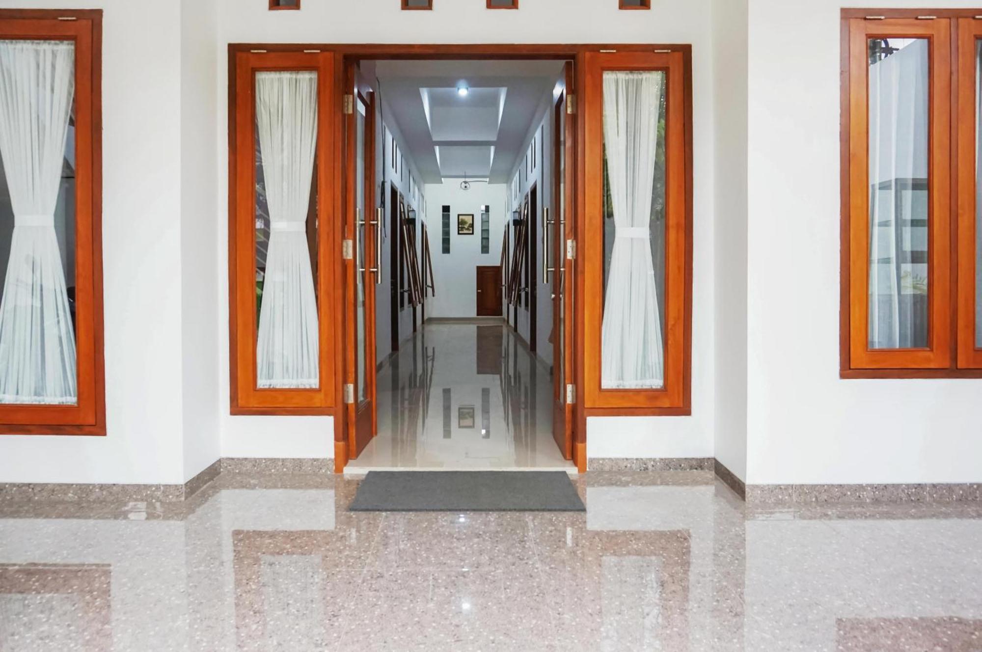 Reddoorz @ Jalan Danau Limboto Otel Malang Dış mekan fotoğraf